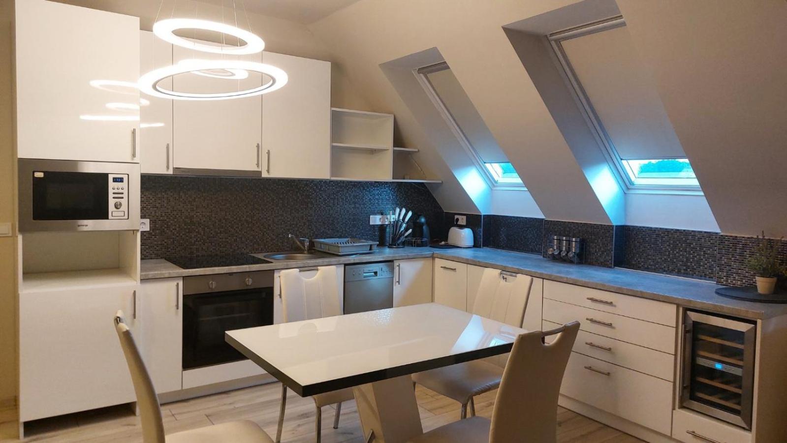 Hajnal Apartman Leilighet Szeged Eksteriør bilde